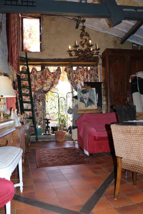 Le Moulin A Huile Bed and Breakfast Vailhourles Εξωτερικό φωτογραφία