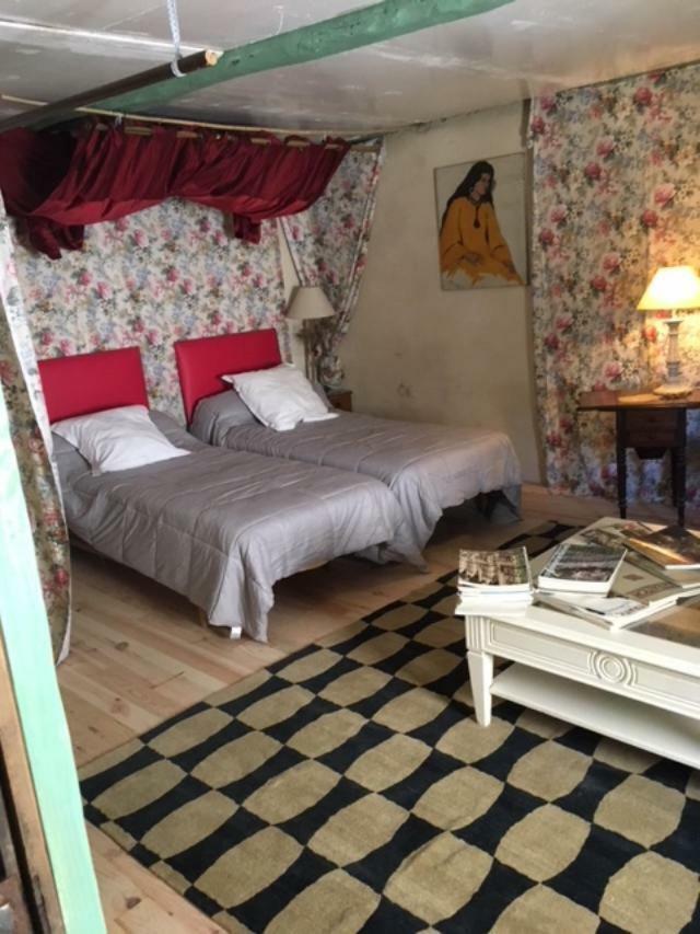 Le Moulin A Huile Bed and Breakfast Vailhourles Εξωτερικό φωτογραφία
